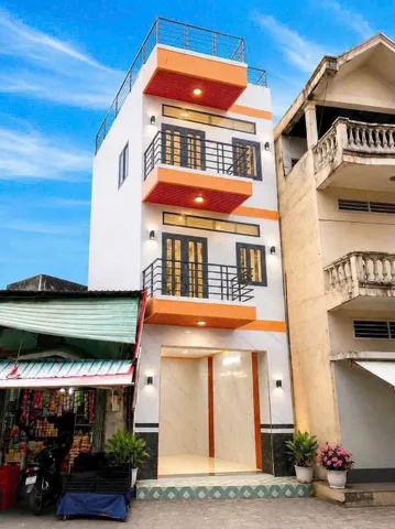 bán nhà lầu mặt tiền đường Đề Thám phường Tân An