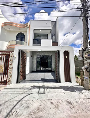 Chủ ngộp bán nhà lầu cuối đường Đồng Khởi trả trước chỉ 400 triệu dọn vào ở ngay