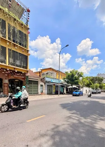 QUẬN 1: BÁN NHÀ 2 TẦNG MẶT TIỀN PHẠM NGŨ LÃO- NGANG LỚN 5,3M*13M- VIEW TRỰC DIỆN CHỢ BẾN THÀNH & PHỐ TÂY BÙI VIỆN SÁT BÊN- 0938676685 CHÍNH CHỦ CHÀO CHỈ 30T