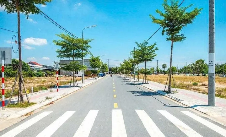 Bán Đất 100m2 có sẵn 100 m2 thổ cư giá 8.2 tỷ tại Xã Tiến Xuân Huyện Thạch Thất Hà Nội