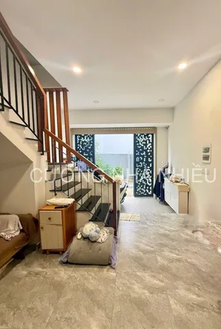 Giảm gần 3 tỷ; hẻm xe tải ngay biệt thự Kiều Đàm; ngang 4,5m 3 tầng đúc; cách Quận 4 chỉ 1 cây cầu; hiếm nhà bán