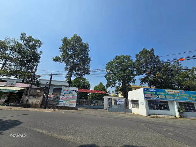 GIA ĐÌNH BÁN LÔ ĐẤT ĐẸP- NGANG RỘNG 8m | Gần Ngay Trường Cơ  Điện & KDC Văn Hoa Villa