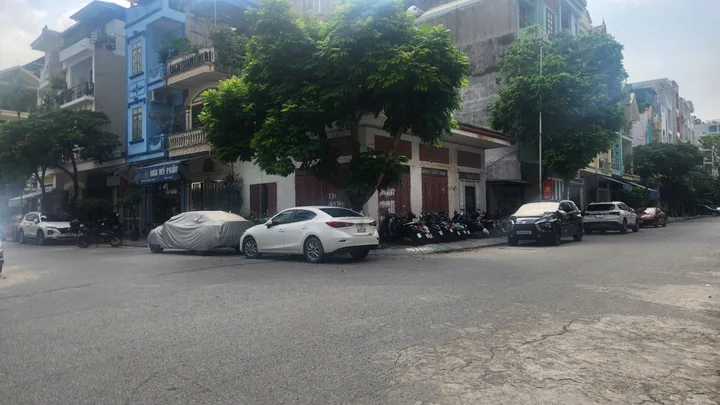 LÔ GÓC HÀNG KỊCH ĐỘC LÔ 22 LÊ HỒNG PHONG