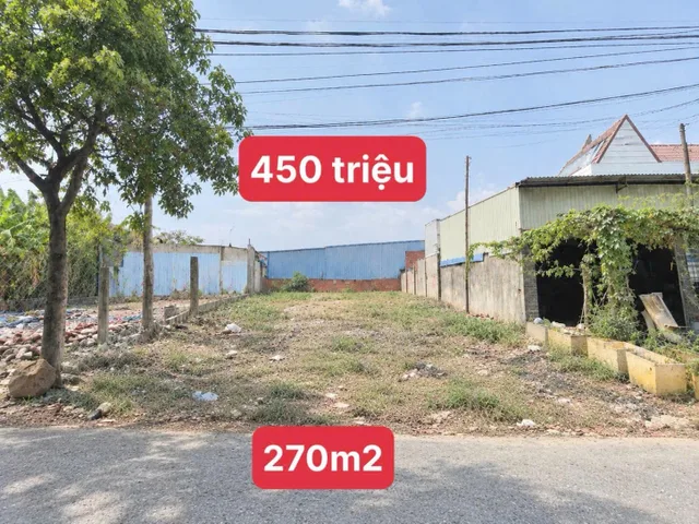 Chủ ngợp Bank cần Bán Đất gần KCN Minh Hưng (3P). Diện tich 270m2 có sẵn 100m2 thổ cư giá 450 triệu tại phường Chơn Thành TP Đồng Nai