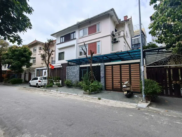 CHO THUÊ BIỆT THỰ NGUYỄN VĂN LỘC 130M X 3 TẦNG THÔNG SÀN 35 TRIỆU LH 0333846866 0963989690