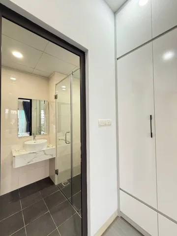 Chính chủ Bán căn thương mại có BAN CÔNG, thoáng đẹp, diện tích 58m2 SSH09 Hà Quang. Giá 2.840ty