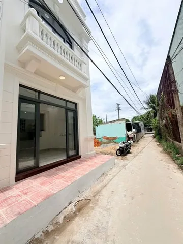 Nhà lầu mới xây dựng Tân Cổ Điển hẻm xe hơi Ấp 2 Trung An