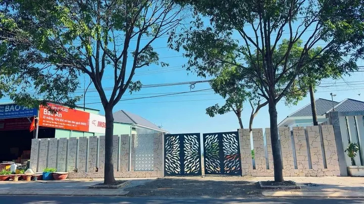 8,5 TỶ – 1.260M² MẶT TIỀN TL52, NGANG KHỦNG 18M BÁM ĐƯỜNG LỚN – KINH DOANH, KHO XƯỞNG ĐỀU ĐẸP!