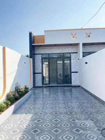 Nhà mới xây dựng hẻm xe hơi 7 chỗ, có sân đậu oto Trung An
