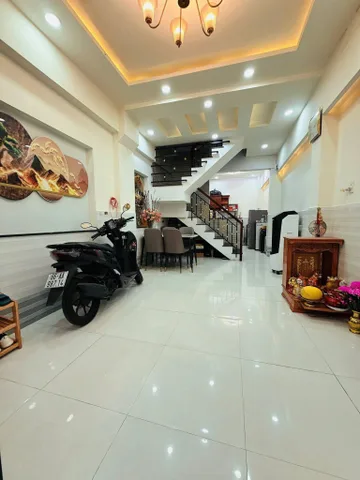 Bán nhà giá hơn 3ty có ngay căn nhà HXH 4m. công chứng trong ngày bớt lộc.