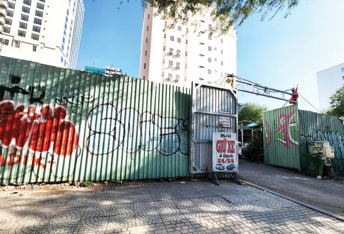 Mặt Tiền Lý tự Trọng- dt: 1,200 m2- Giá: 2000 Tỷ( sổ hồng tư nhân xây dựng thoải mái)