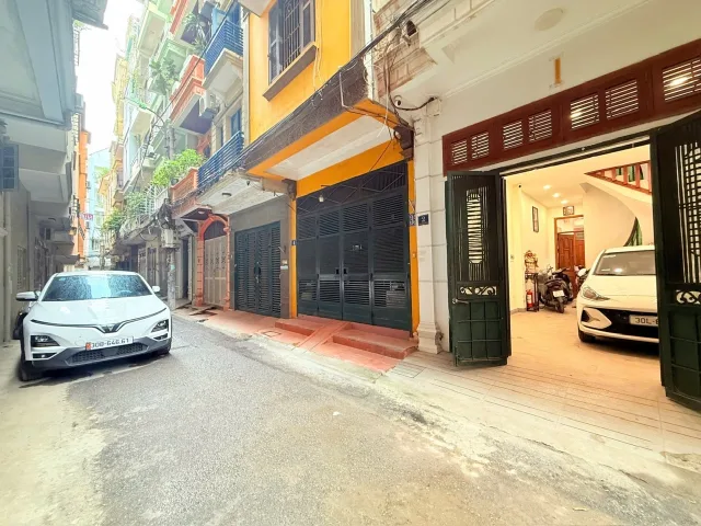 Bán nhà phân lô Nguyễn Phúc Lai Vip Đông Đa, 2 thoáng, giá 18.9 tỷ.