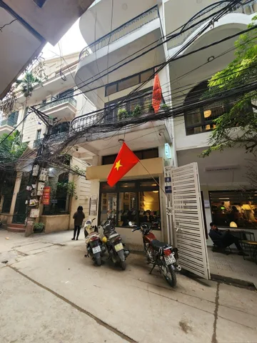 Bán nhà Nguyễn Phúc Lai sát phố mới La Thành phân lô, Dt 65m2, 4t, mt 5.1m.