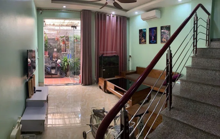 BÁN NHÀ 3 TẦNG NGÕ 20 CAO THẮNG,HẠ LONG GIÁ HƠN 2 TỶ CHÚT