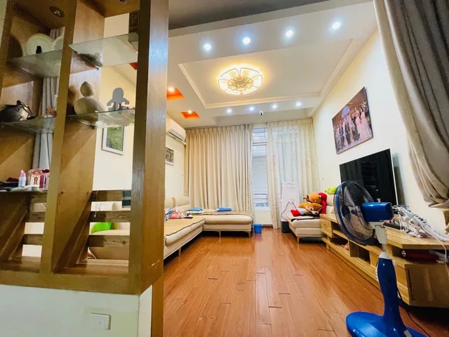 Bán Nhà riêng 52m2 có sẵn 50 m2 thổ cư giá 12.8 tỷ tại Đường Trần Duy Hưng Phường Khương Mai Quận Thanh Xuân Hà Nội
Lh:0377224604