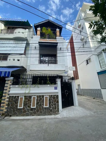 Góc 2 mặt tiền hẻm Bắc Sơn _ nhà 3 tầng full nội thất, siêu mới * cách biển Hòn Chồng: 100m. Dt 73m2. Giá 15.7ty