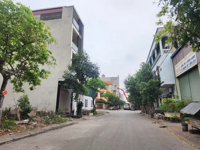 Lô 12ha Thanh Quỳnh, Lim, Tiên Du Nhìn Sân Bóng, Làn 2 QL 1A, Mt 4.5m Dt 90m2 Giá 6.7 Tỷ lh e Điệp 0395777369