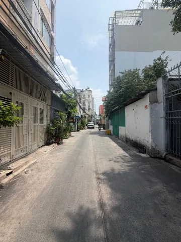 HIẾM NGAY TÂN BÌNH - TRẦN THÁI TÔNG - CÓ 1 CĂN NHÀ C4 CÒN SÓT LẠI  ĐƯỜNG NHỰA LỚN TO NHƯ MẶT TIỀN - XE TẢI TRÁNH NHAU