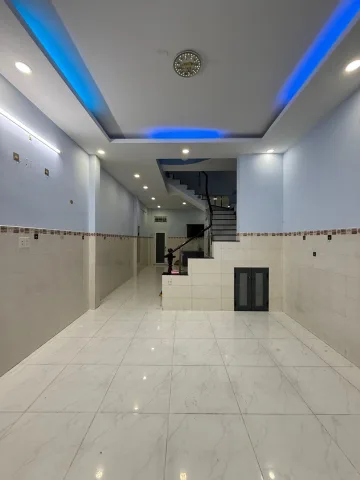 Hẻm Xe Hơi Ngay Lý Thường Kiệt - Chợ Tân Bình, Kế Bên Khu Cư Xá Lữ Gia - Lạc Long Quân 
Ngang 4.3m dài 12m xây 2 tầng btct, chỉ 6.5ty
+ Nhà xây chắc chắn 2PN 2WC, hẻm thông thoáng gần mặt tiền đường 
+ Vị trí trung tâm ngay chợ Ông Địa, gần Công Viên T