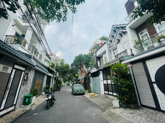 NHÀ 1 TRỆT LỬNG – ĐƯỜNG ĐÌNH PHONG PHÚ QUẬN 9 - DT 72M2 (NGANG 6M) - ĐƯỜNG 2 Ô TÔ - CHỈ 6.45 TỈ