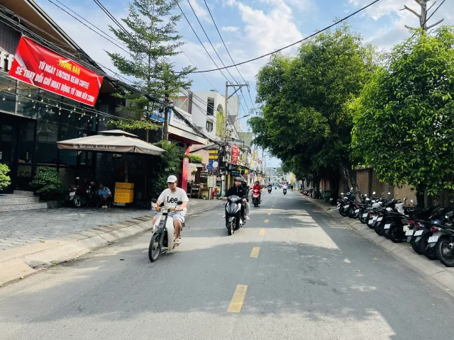 Nhà 240m2 (10x23) giá 16.2 tỷ_ đường 8m Hoàng Diệu 2 _Sát ĐH Ngân Hàng_Phường Linh Chiểu -Thủ Đức TP. Hồ Chí Minh