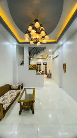 Nhà đẹp đường Nguyễn Phúc Chu, 70m2, 4x18, 3 tầng, 4PN, Chỉ 7.8 tỷ TL