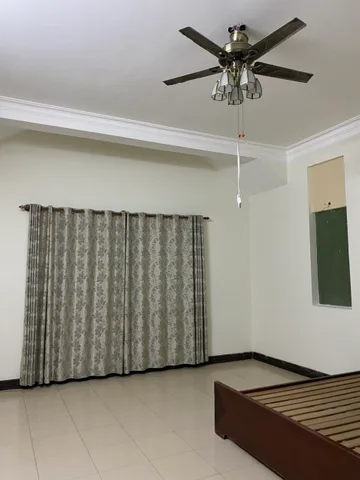 Bán Nhà riêng 189m2 . DT : 9 x 21m  2 lầu . Giá bán : 22.5 tỷ TL   Ngay vòng xoay Đầm Sen