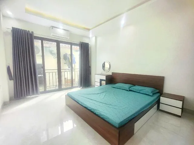 BÁN NHÀ PHƯỜNG LĨNH NAM 36M2, 6 TẦNG, THANG MÁY, HƠN 6 TỶ, 10M RA Ô TÔ TRÁNH