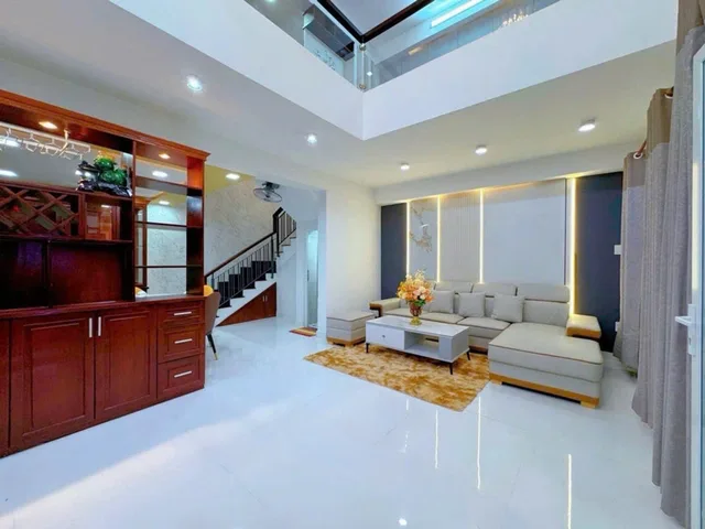 BÁN NHÀ MẶT TIỀN GẦN HÀ HUY GIÁP – NHÀ MỚI 2 TẦNG BTCT – ĐƯỜNG 6M Ô TÔ – 5.4 TỶ