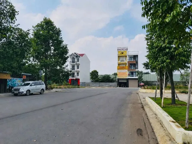 CẶP ĐẤT KHU GS CẠNH SIÊU THỊ GO ĐÔNG HOÀ DĨ AN BÌNH DƯƠNG