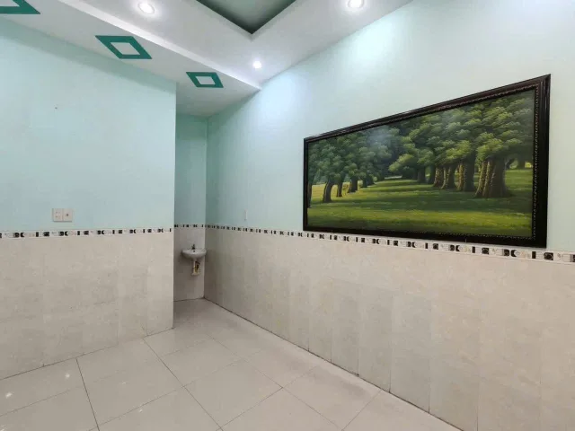 Nhà đường ô tô Đoàn Trần Nghiệp _  đi ra biển Hòn Chồng 450m. Dt 31.1m2. Giá 3.070ty