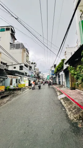 BÁN NHÀ MẶT TIỀN XÓM CHIẾU NGANG LỚN 8M CÓ 447m2 QUẬN 4
