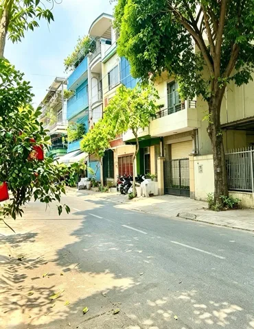 Bán nhà 3 lầu, 72m2 giá 13.8 tỷ đường Bàu Cát- Đồng Đen, P12, Quận Tân Bình, TP. Hồ Chí Minh