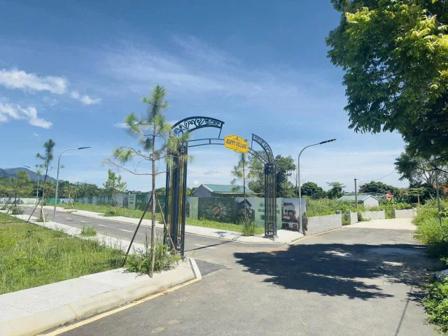 Bán Đất 100m2 có sẵn 100 m2 thổ cư giá 2 tỷ tại Tân Xã Huyện Thạch Thất Hà Nội