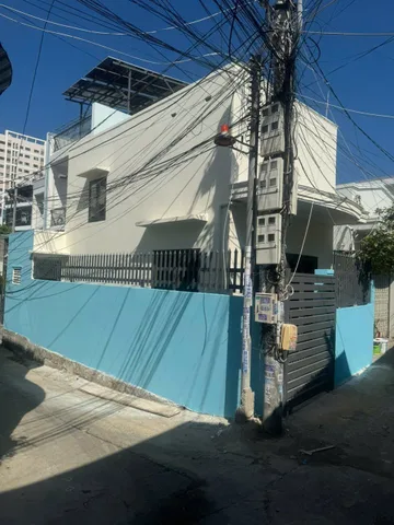 Nhà cách đường lớn Lê Hồng Phong chưa đầy 50m, cực gần trục đường Vân Đồn.