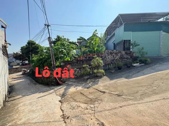 Bán Đất 79m2 giá 1.25 tỷ tại Đông Sơn ngõ ô tô rộng rãi cách đường nhựa 30m.l/h:076.231.9990 e Thúy