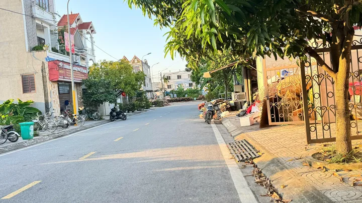 Siêu đẹp lô góc 100m2 đất mặt đường tổ 7 ngay trường cấp 3 An Dương, Hải Phòng chỉ hơn 4 tỷ xíu