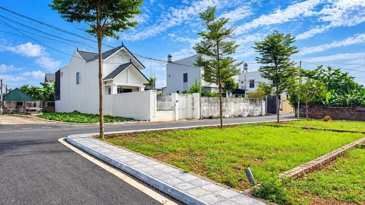 Bán Đất 100m2 có sẵn 100 m2 thổ cư giá 2.6 tỷ tại Đường Quốc lộ 21A Xã Phú Mãn Huyện Quốc Oai Hà Nội