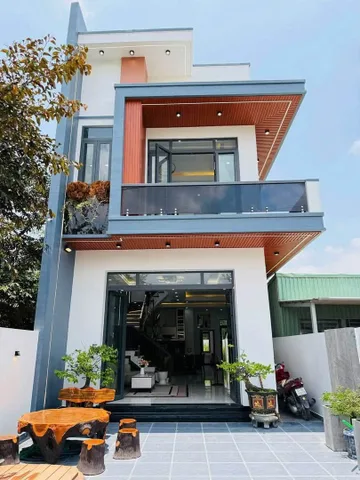 🏡Chính Chủ Bán Gấp Căn Nhà Lầu, Đường Thông