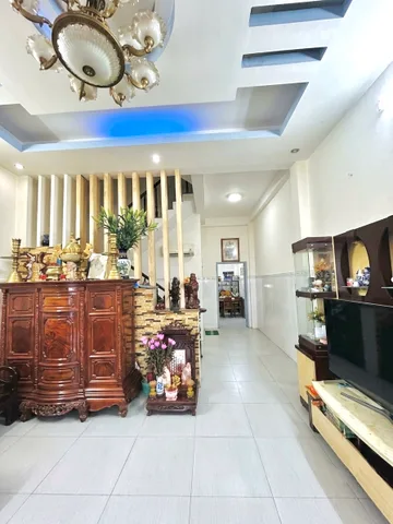Nhỉnh 5 tỷ nhà đẹp Tỉnh Lộ 10, ngang 5m,3 tầng BTCT,hẻm xetải tránh,vào ở ngay(Kk2909).