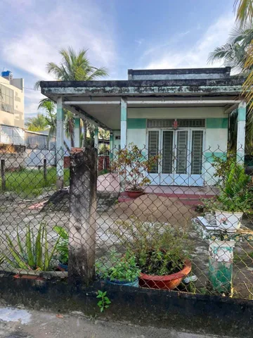 🚨 BÁN ĐẤT TẶNG NHÀ CŨ – VỊ TRÍ VÀNG TRUNG TÂM TP. BẾN TRE! 🚨
💥 Diện tích lớn 791m² – Hẻm ô tô vi vu – Quy hoạch đất ở toàn bộ! 💥