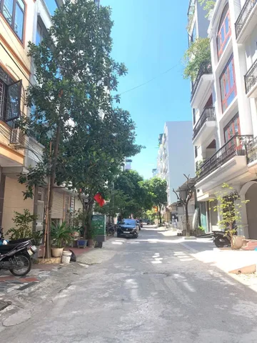 Bán nhà Lk _55m²_ 5 Tầng _12.8 Tỷ Trung Tâm KĐT Văn Khê Hà Đông