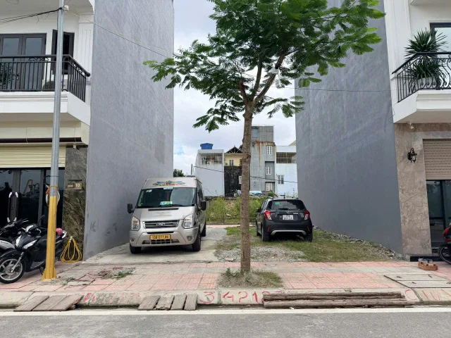 Bán Hàng hiếm 1 cặp ở Tđc 226 Lê Lai