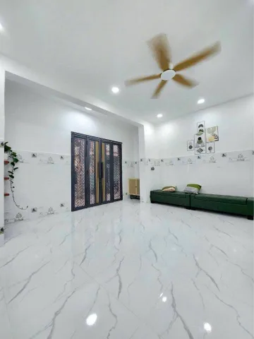 BÁN NGAY NGÔI NHÀ 8 PHÒNG MỚI XÂY, 5,5M X 15M, 2TẦNG, HẺM 4M.