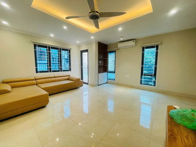 Bán nhà Hồ Tùng Mậu, Phúc Diễn. Phân lô, Oto tránh, dừng đỗ. Vào nhà. Lô góc 2 mặt đường.