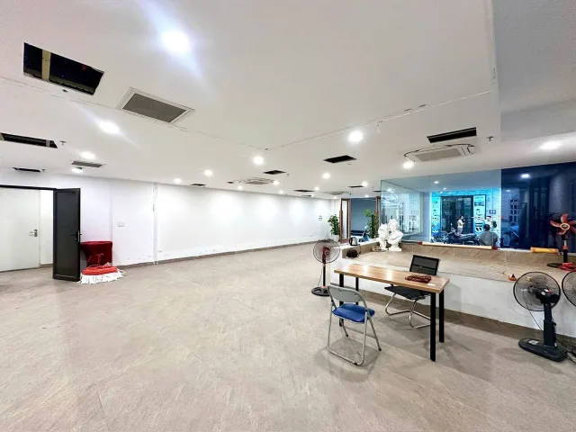 Cho thuê Mặt bằng kinh doanh 150m2 giá 100 triệu tại Đường Vũ Ngọc Phan Phường Láng Hạ Quận Đống Đa Hà Nội