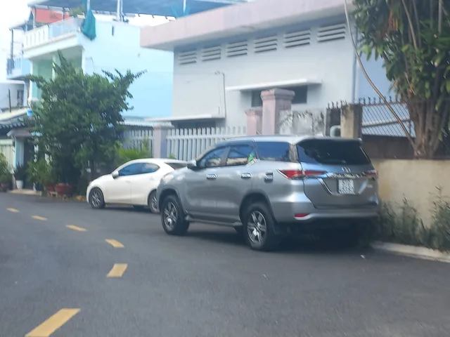 Bán nhà hẻm xe hơi đường Võ Văn Ngân, ngay ngã Tư Thủ Đức, TP. Hồ Chí Minh