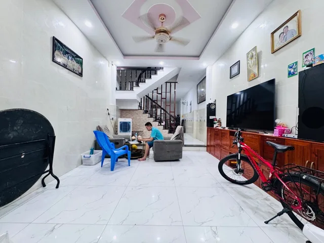 Hẻm 10m Thoại Ngọc Hầu, 73m2, 4x18. 3 tầng, 4 PN, nhà kiên cố, Chỉ 9.2 tỷ TL