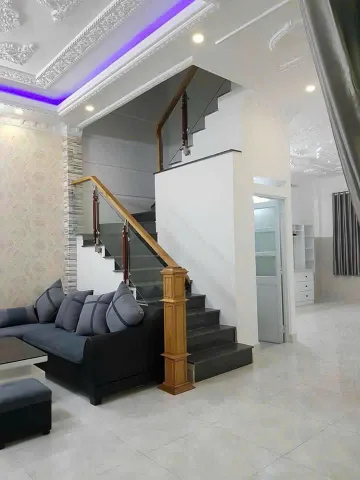 BÁN GẤP NHÀ CHÍNH CHỦ - 73,5 m2 - TT NHÀ BÈ - NHÀ ĐẸP VÔ Ở NGAY - NỢ NGÂN HÀNG BÁN GẤP 4,1 TỶ