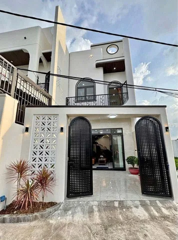 Nhà đẹp khu dân cư đông đúc sổ riêng thổ cư công chứng ngay trong ngày